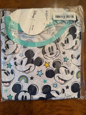 Disney Little sleepies Mickey forever men’s short sleeve top large